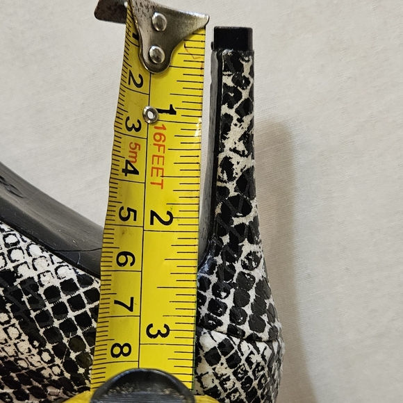 CALVIN KLEIN Stiletto Heel Pumps Snakeskin, Size US 6 - Picture 8 of 9